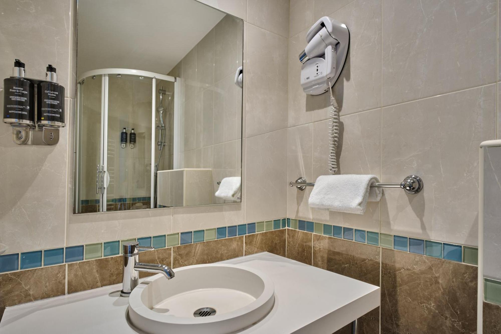 Etoile Saint Ferdinand By Happyculture Hotel 4*