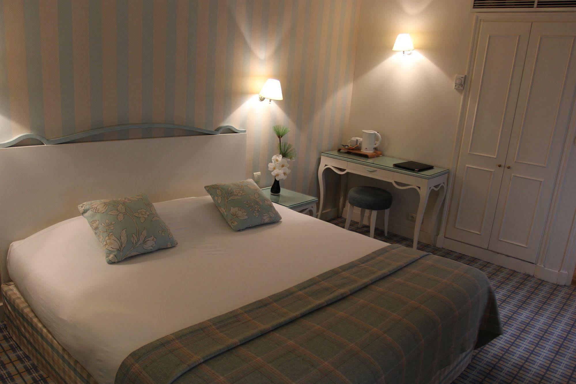 Etoile Saint Ferdinand By Happyculture Hotel Parigi
